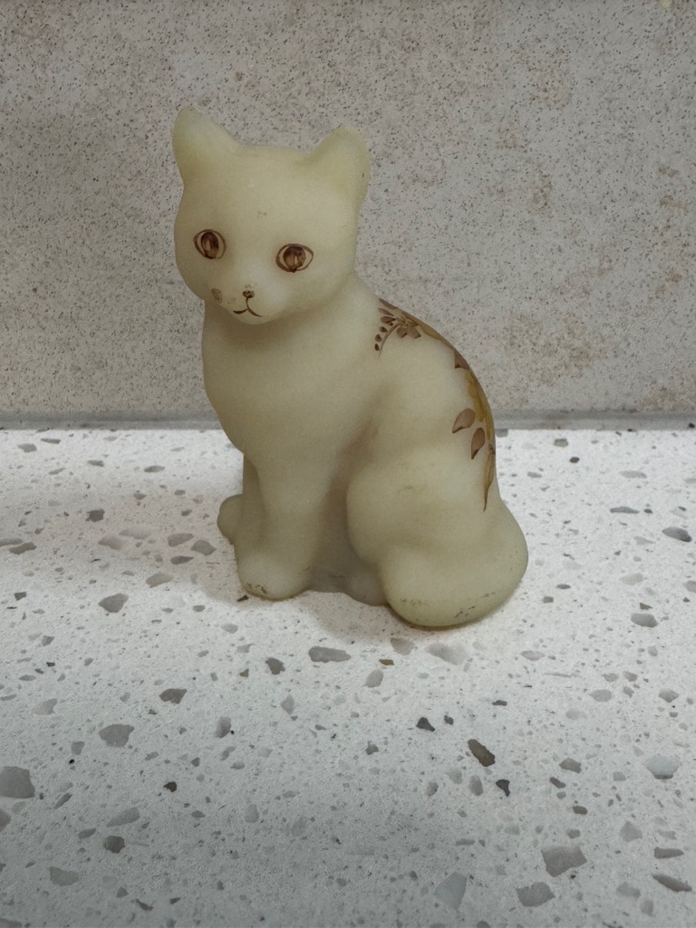 Fenton Signed Vintage Custard Sitting Cat with Chocolate Roses